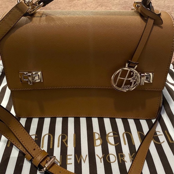 *PRICE FIRM* Henri Bendel Handbag, a Staple piece of History. No known wear - Picture 2 of 5